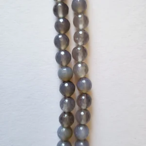 Fil de perles en Agate Gris Facettée- 8mm
